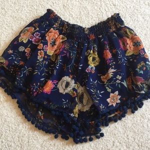 Shorts with pom pom trim